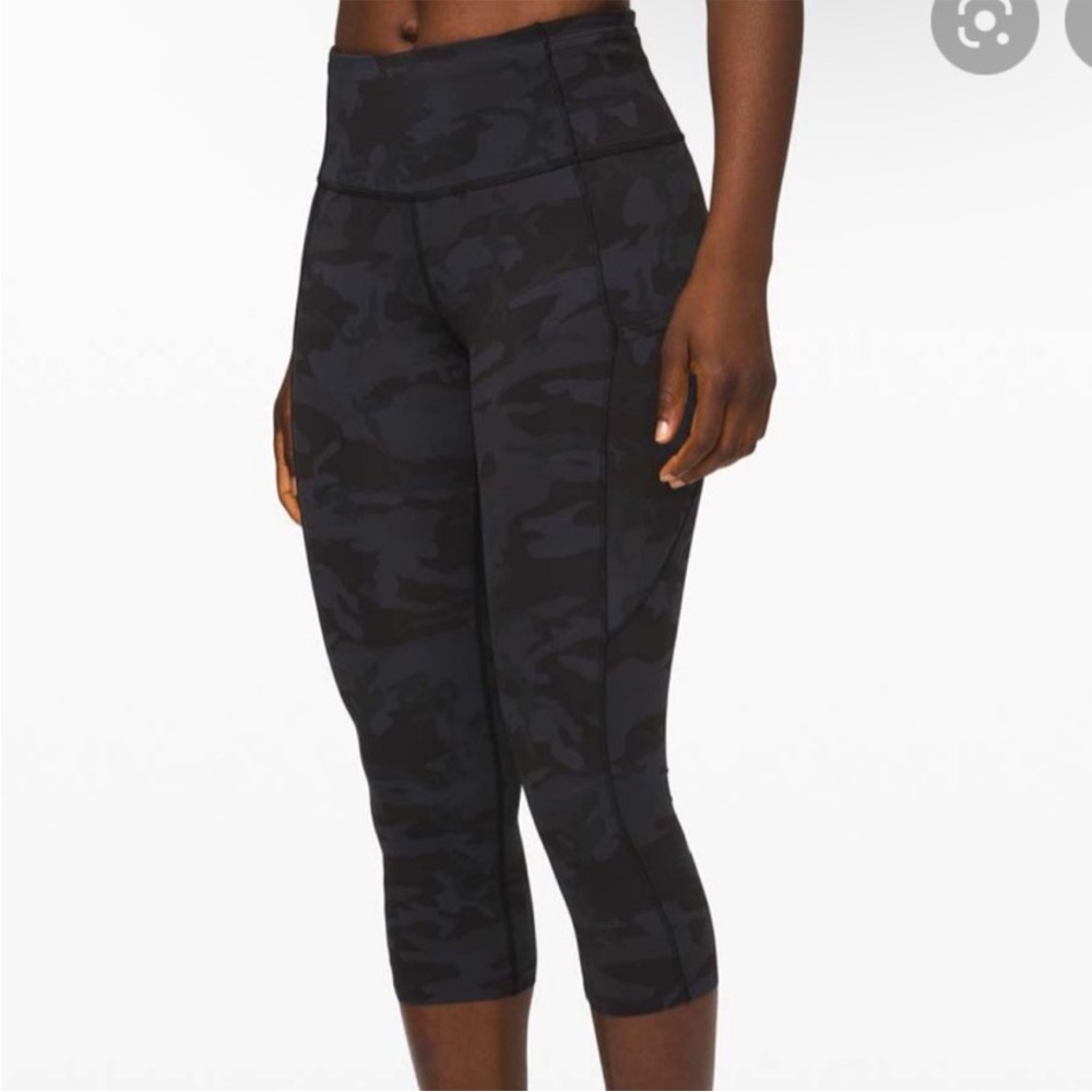Lululemon Fast & Free Blue Camo Cropped‎ Leggings